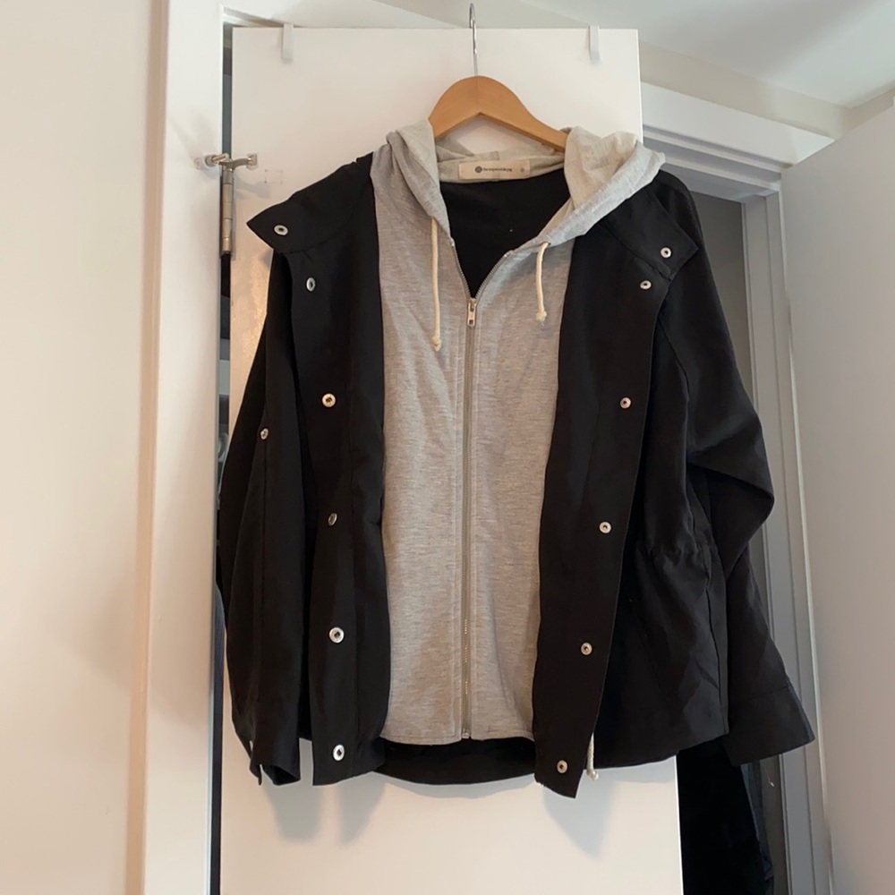 Hooded sweatshirt jacket